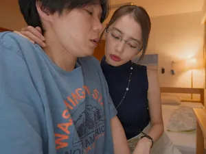 Mở cửa và đứng ở cửa mà quan hệ với cô ấy!